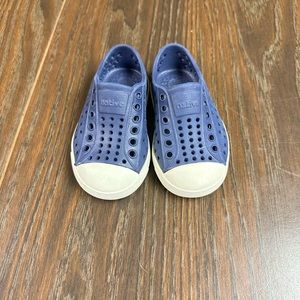 Navy blue native shoes. Size c5.